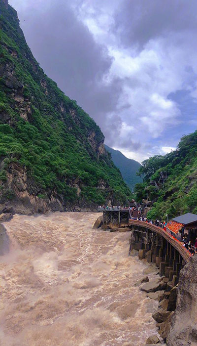 虎跳峡