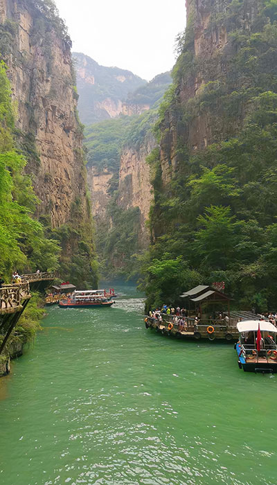 八泉峡