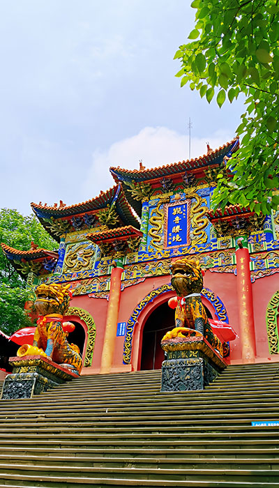 遂宁灵泉寺(四川4A级景区)
